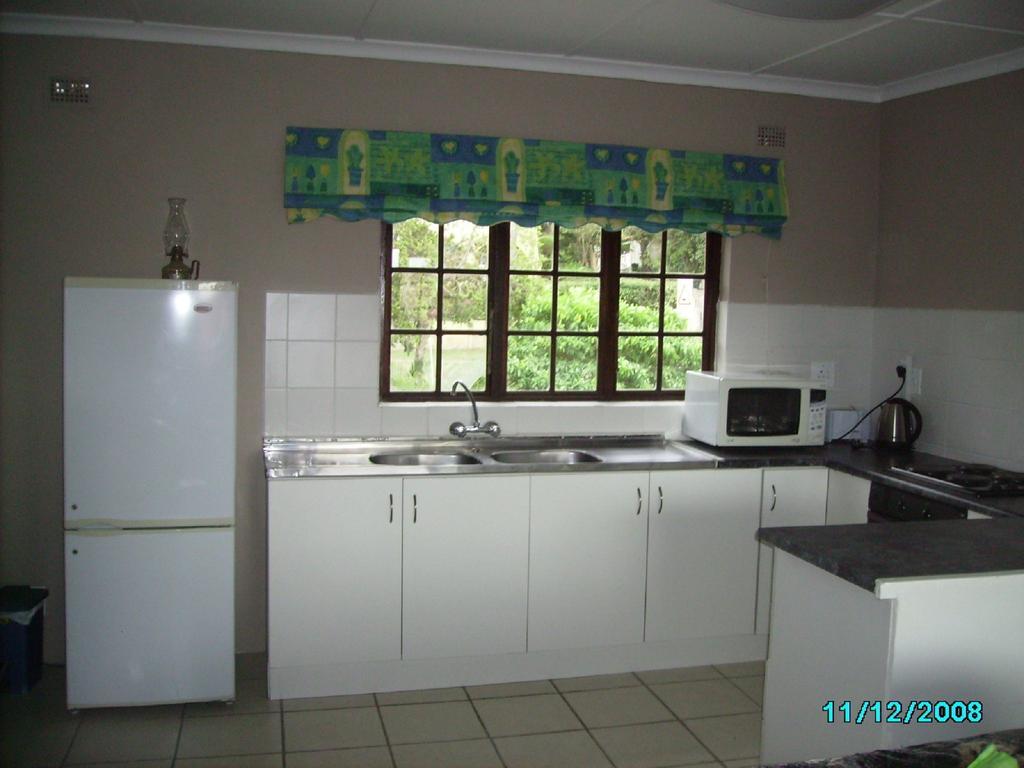 Vicky'S Holiday Accommodation Umkomaas Chambre photo